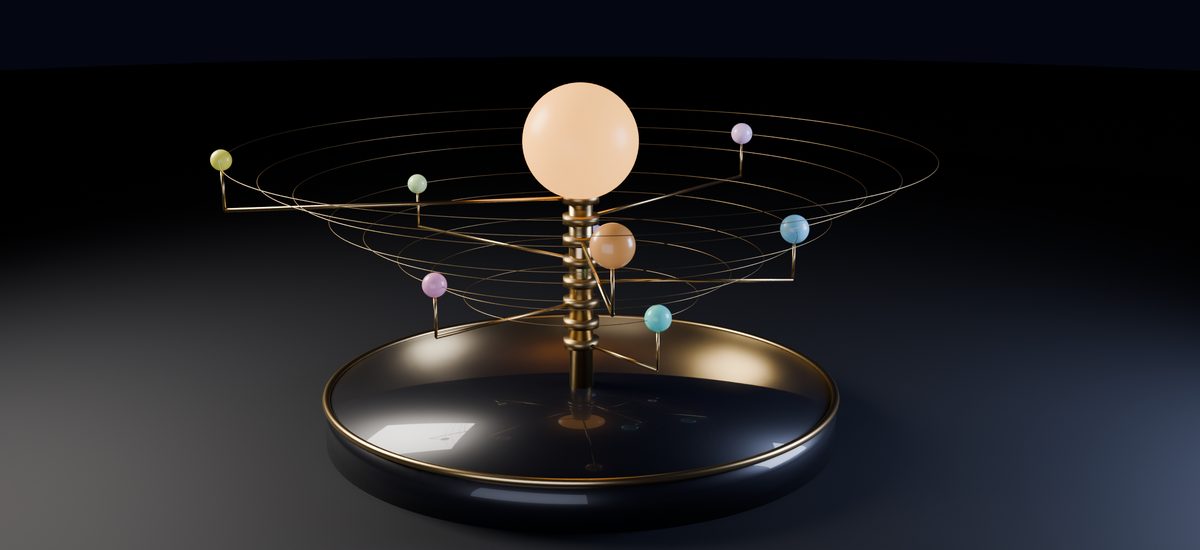 Un orrery de bronce renderizado en 3D: un sol encendido sobre una columna y ocho planetas de colores en brazos de distinto largo, sobre una base oscura.